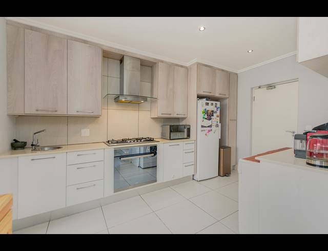 3 BEDROOM TOWNHOUSE FOR SALE IN BRYANSTON